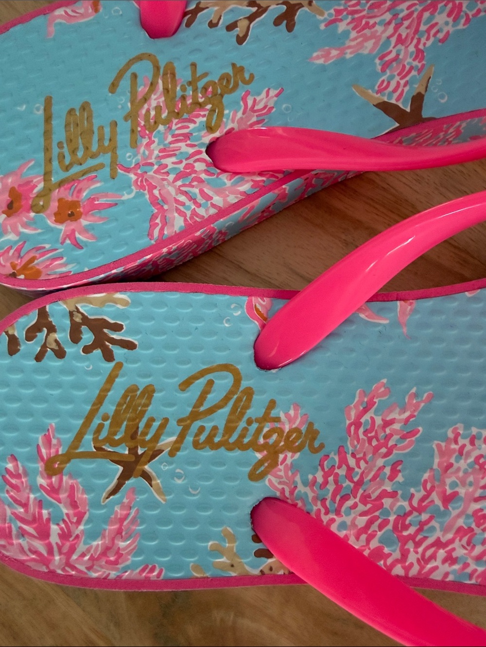Lilly Pulitzer Hot Pink & Sky Blue Coral Print Flip Flops. New! - Picture 5 of 5